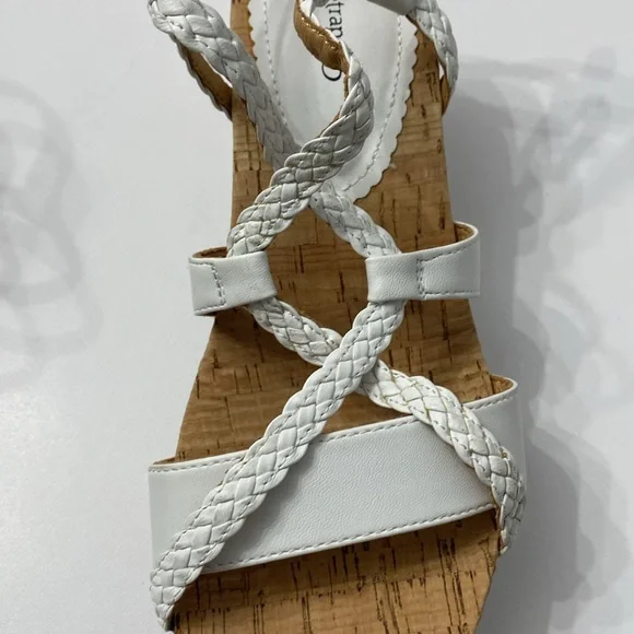 New💕 Adorable Cork Sandals 👡 - Picture 3 of 12